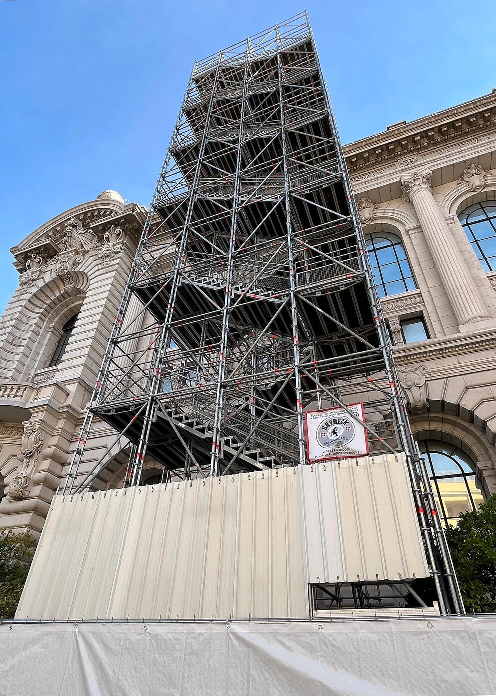 Un échafaudage au musée océanographique de Monaco (novembre 2021) - Photo : CC BY Benoît Prieur Un échafaudage au musée océanographique de Monaco (novembre 2021) - Photo : CC BY Benoît Prieur